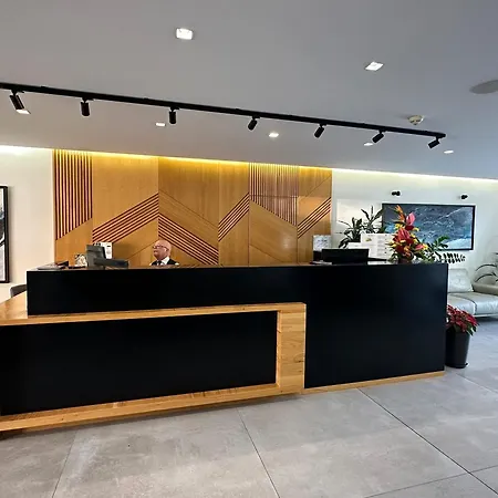 Ona Pearly Grey Daire *